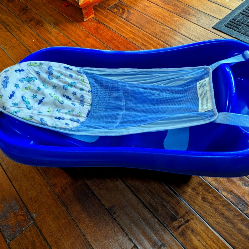 Infant bath tub